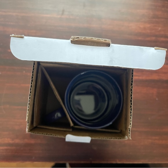 New in Box Blue Snowflake Mug - Picture 5 of 6